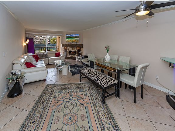 5th image of 5565 Canoga Ave APT 208