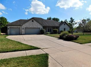 2650 Langtree Ln, Dayton, OH 45458