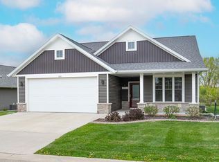 1855 Preserve Dr, Oshkosh, WI 54904