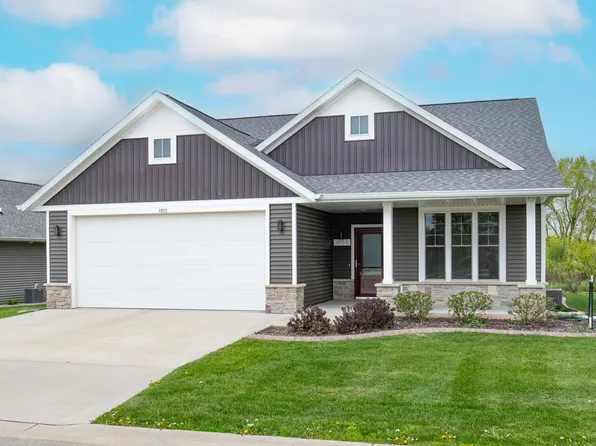 1855 Preserve Dr, Oshkosh, WI 54904