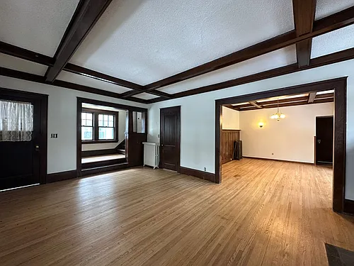 2015 Laurel Ave Photo 1