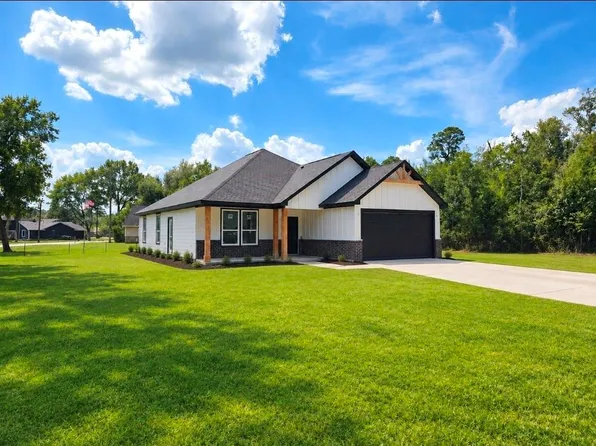 1303 Red Fox Dr, Houston, TX 77532