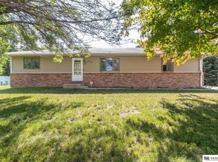1806 E 14th St, York, NE 68467