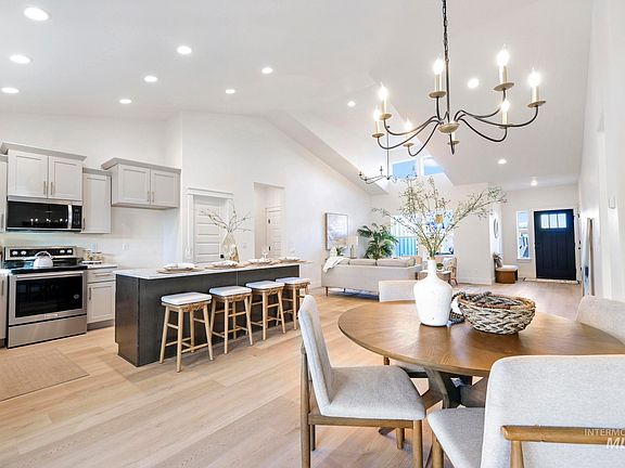 5th image of 889 Adamite Rd