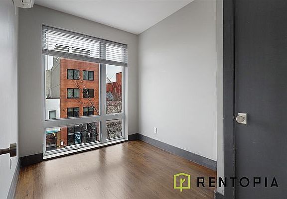 4th image of 276 Nostrand Ave #4B