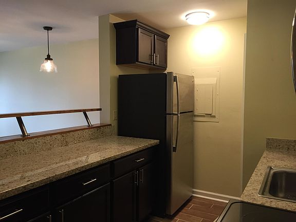 2nd image of 518 E 7th St APT 12