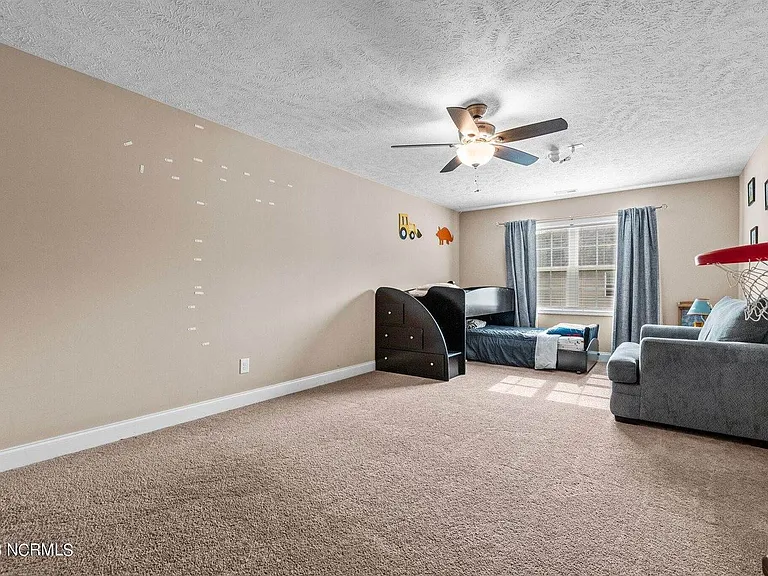 160 Argyll Ave — Photo 23