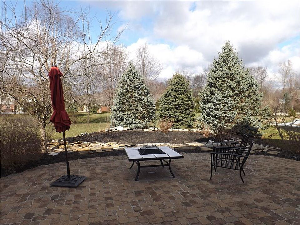 2nd image of 1524 Thames Dr