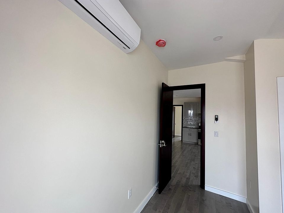 1st image of 140 Bay 10th St Floor 3