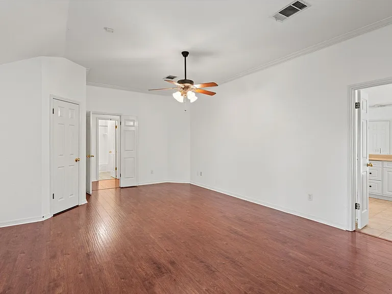 7902 Isaac Pryor Dr — Photo 17