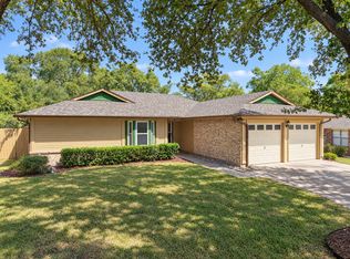 2336 Carlisle Ct, Grand Prairie, TX 75052