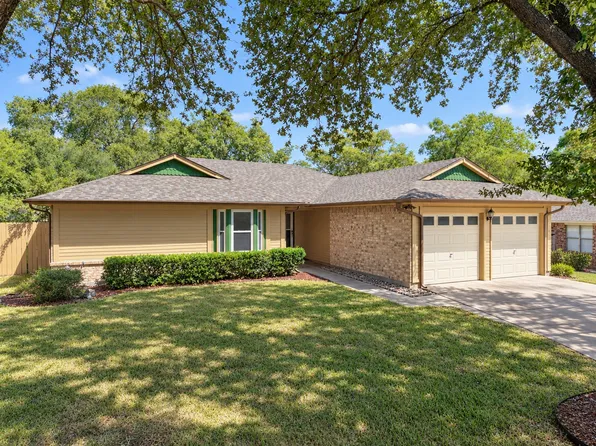 2336 Carlisle Ct, Grand Prairie, TX 75052