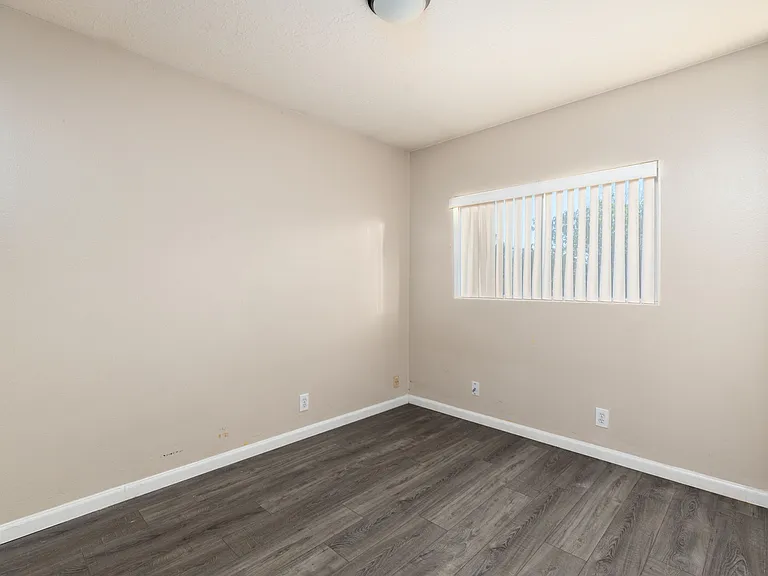 9210 Encino Vlg — Photo 15