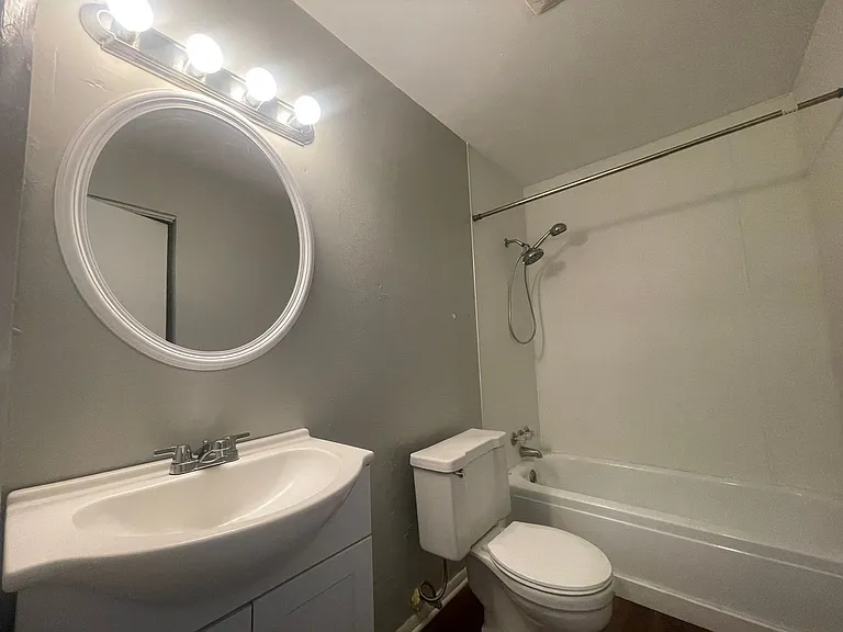 152 E Vienna St — Photo 8