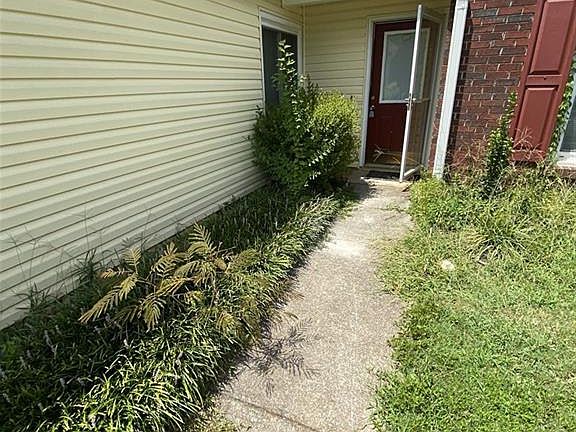 2nd image of 1941 Boone Pl