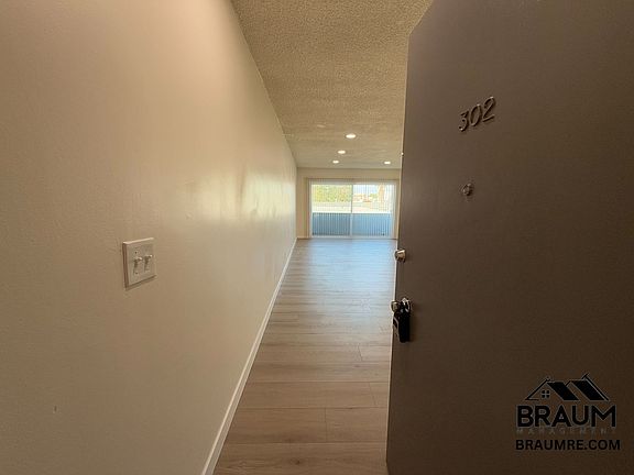 4th image of 6041 Whitsett Ave APT 302