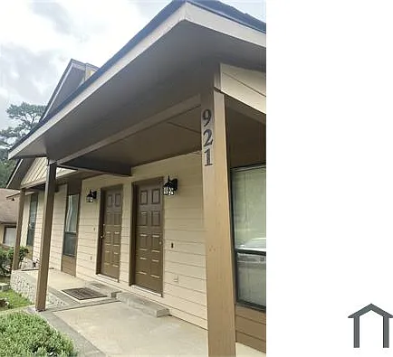 921 Odom Dr