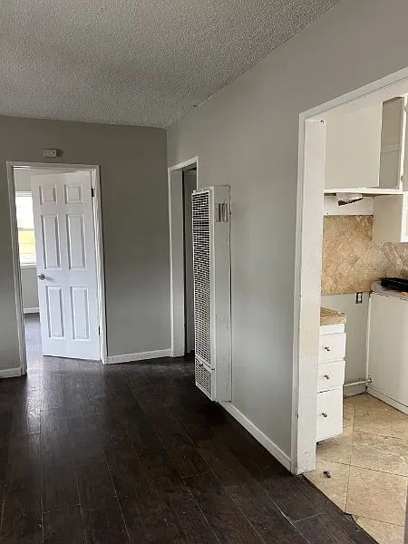 2 bed, 804 sqft, $1,900 — Photo 4