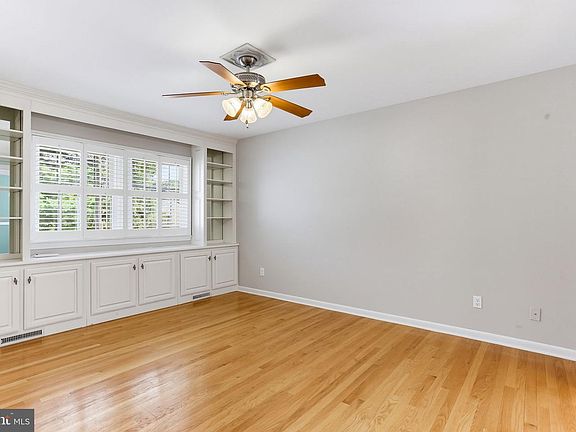 4th image of 230 Princeton Ln