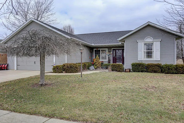 1414 Heather Dr photo 1