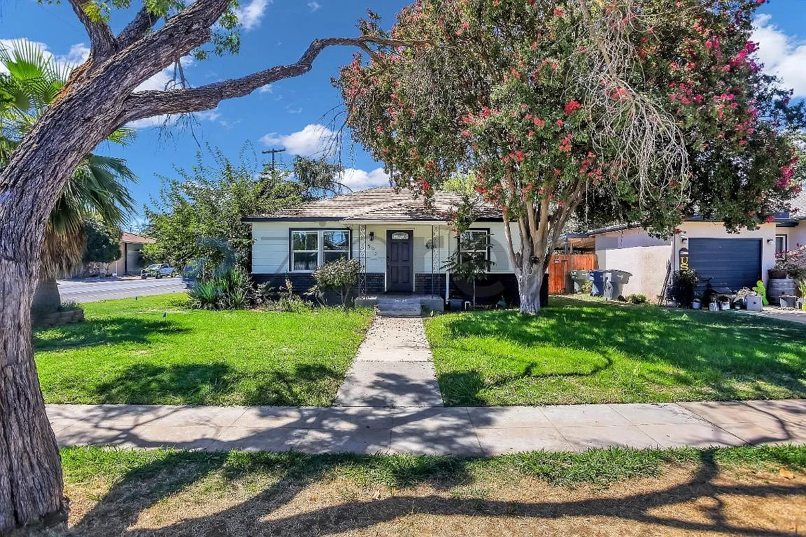 3 bed, 1000 sqft, $2,200 — Photo 1