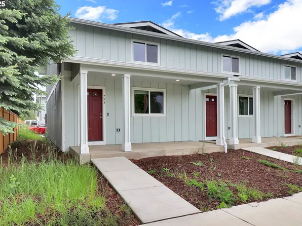 793 Saint Charles St, Eugene, OR 97402