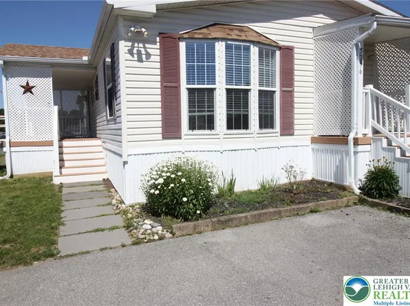 5256 Brunswick Ln, Macungie, PA 18062