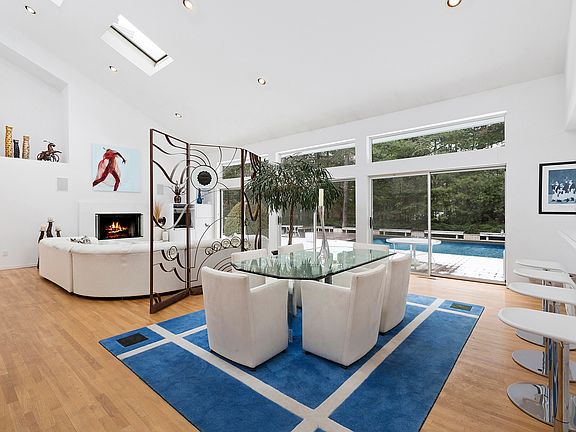4th image of 2 Whippoorwill Ln