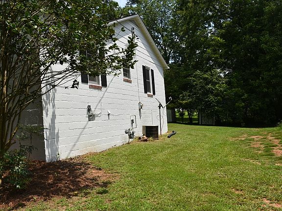 3rd image of 307 White St