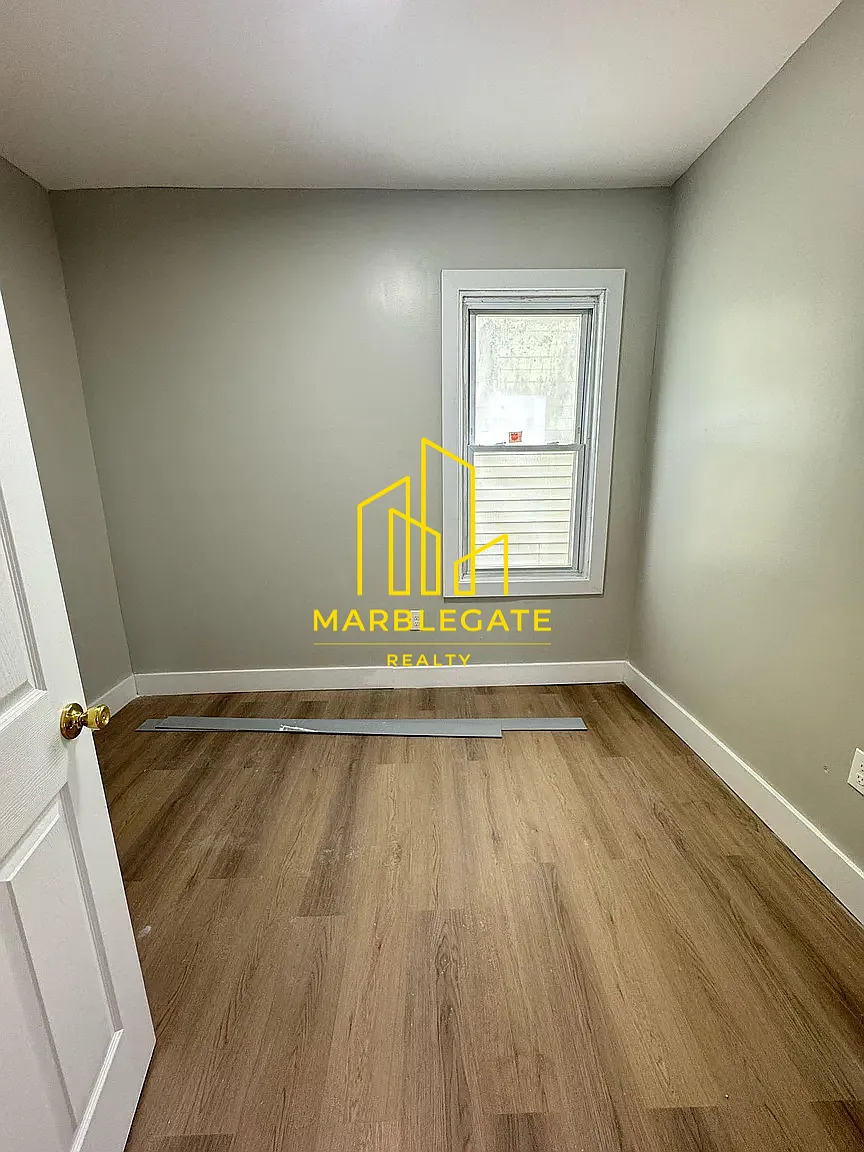 3 bed, 1050 sqft, $2,250 — Photo 4