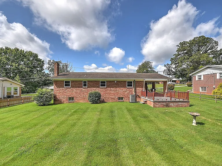 208 Hogan Ave — Photo 29