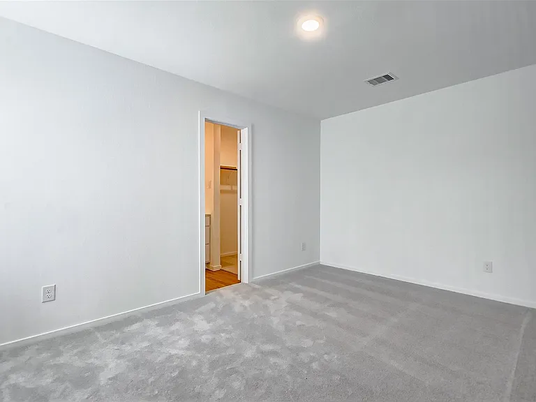 21543 Carosella Dr — Photo 16