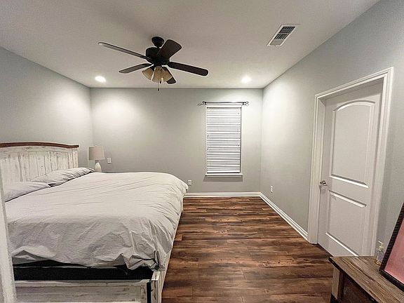 5th image of 200 Lillian Ln