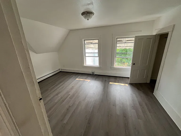 68 Howe St #3L — Photo 15