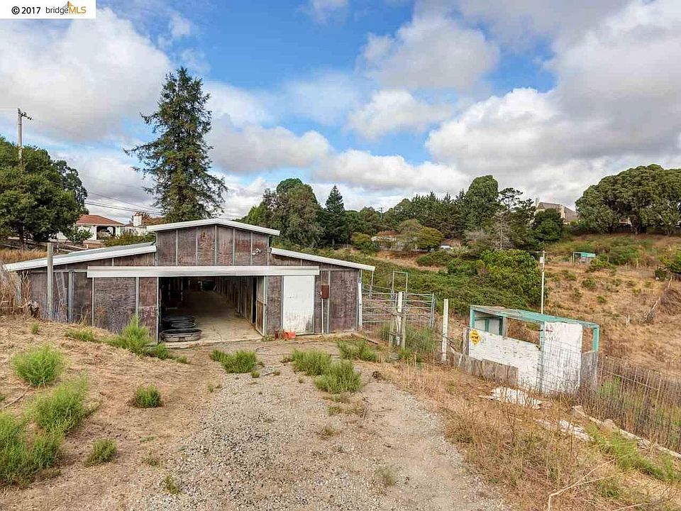 2nd image of 4251 Arbutus Ct