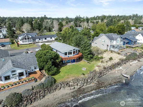 326 Harbor View Loop SE, Ocean Shores, WA 98569