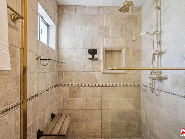 2411 Mount Olympus Dr — Photo 54