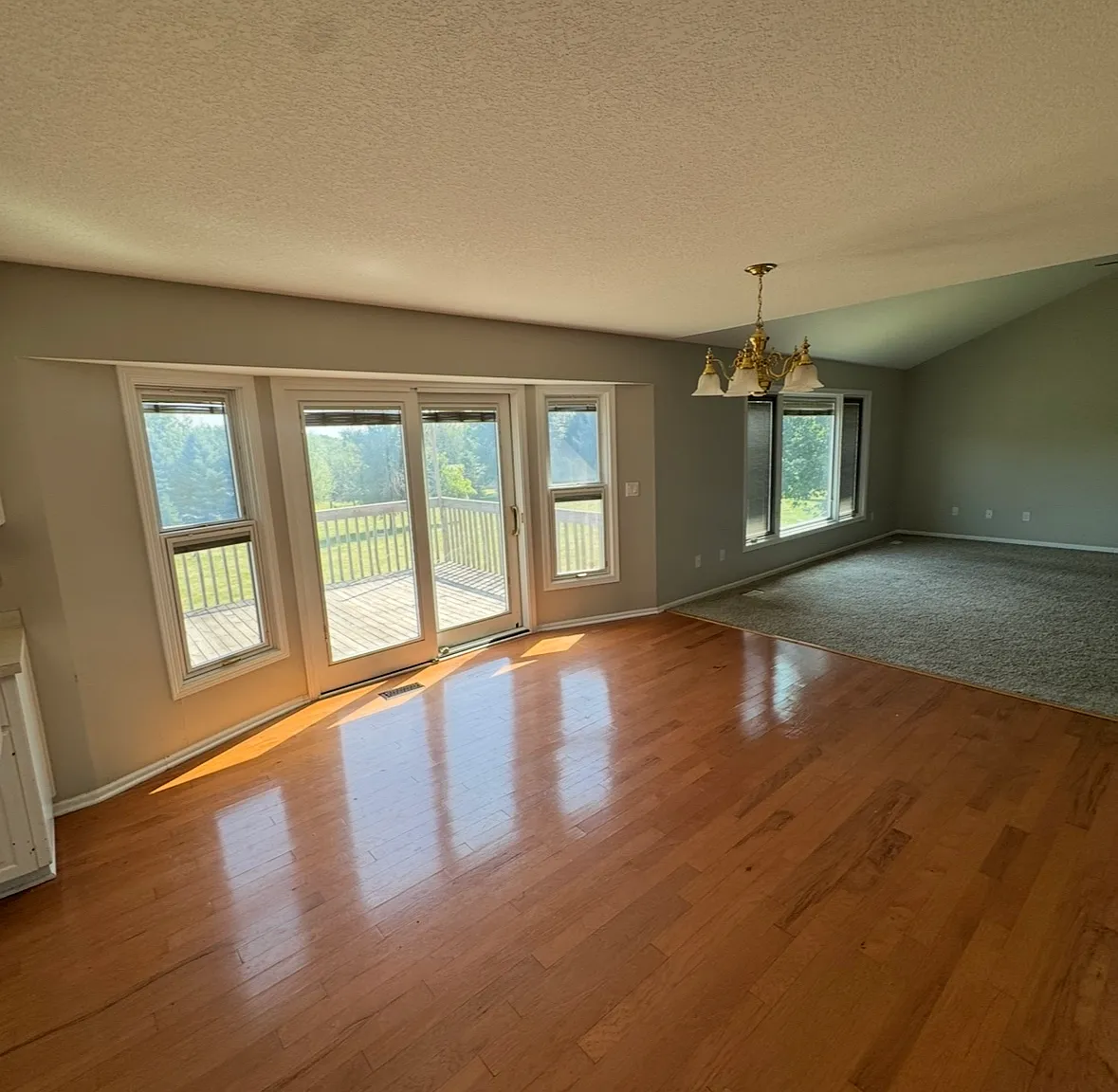 4 bed, 2550 sqft, $3,000 — Photo 3