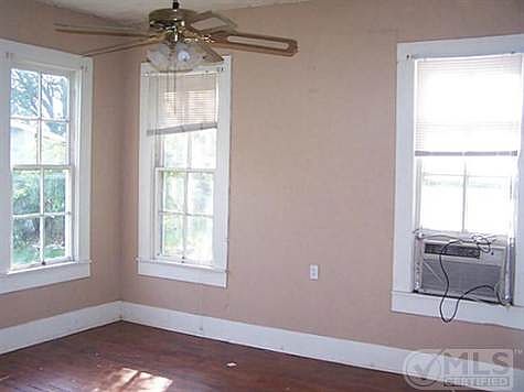 5th image of 605 N Clay St