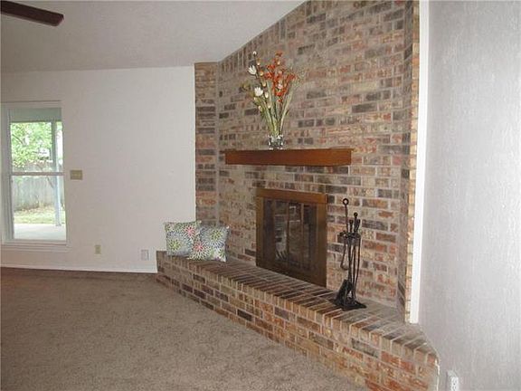 4th image of 4716 Crestmont Ct