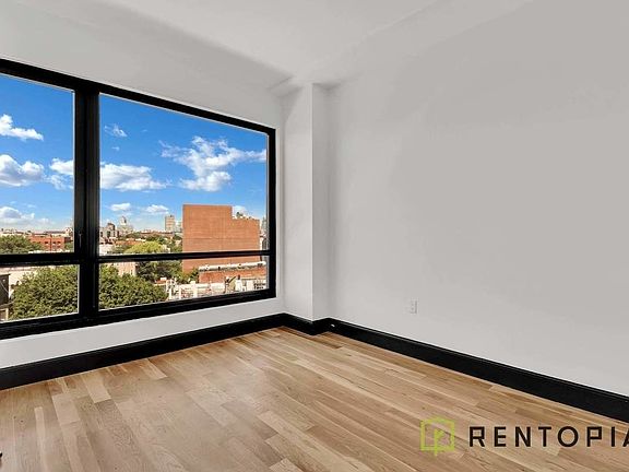 4th image of 1134 Fulton St #617