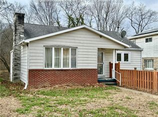 3013 Ridgeview Dr, South Charleston, WV 25303