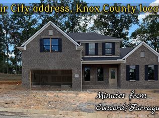 1422 Crescent Oaks Ln, Lenoir City, TN 37772