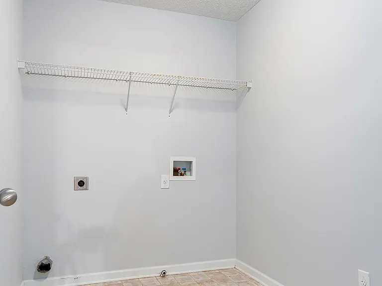 117 Vancouver Rd — Photo 41