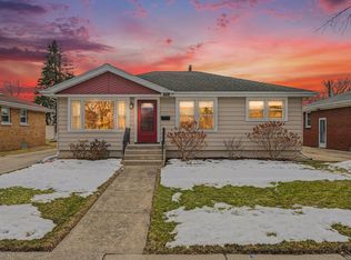 735 E 163rd St, South Holland, IL 60473