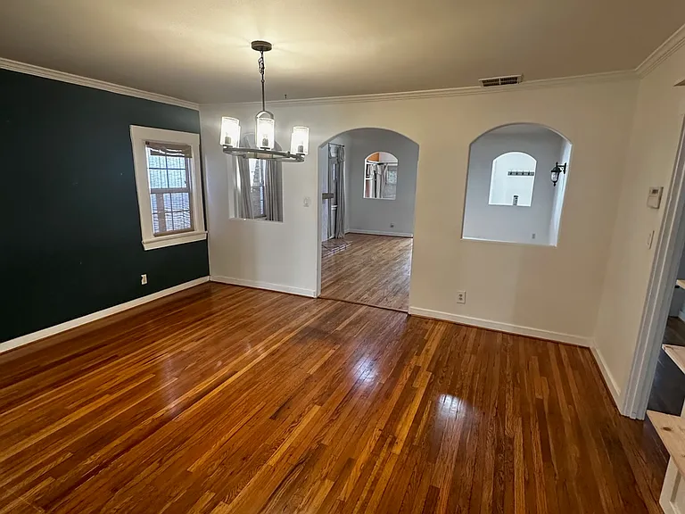 7723 Lexington Ave — Photo 3