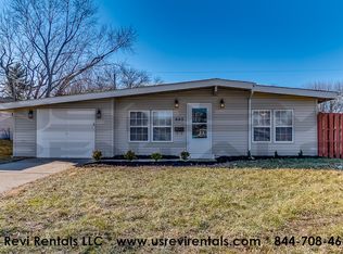 445 Countryside Dr, Florissant, MO 63033