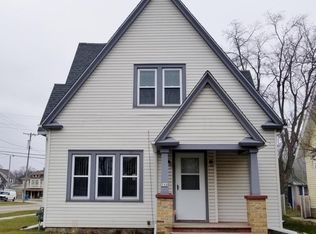 548 3rd Ave, West Bend, WI 53095