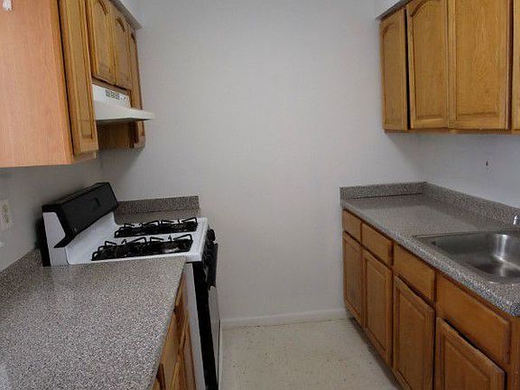 2nd image of 71 E 119th St Fl 2