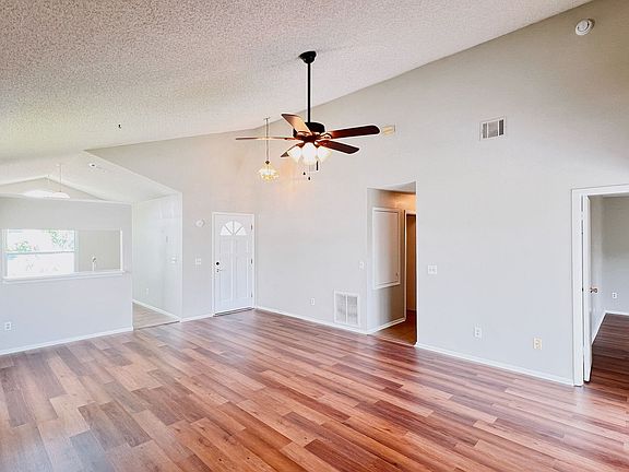 5th image of 2233 Newt St